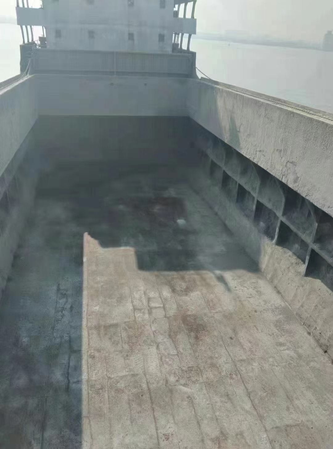 低价出卖2003年3370吨货船  喷鼻港-2.jpg